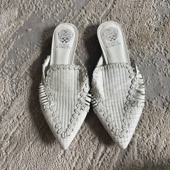 Vince Camuto Manindie White leather Pointed Toe woven Flats slip on Mules 9 - Picture 2 of 10